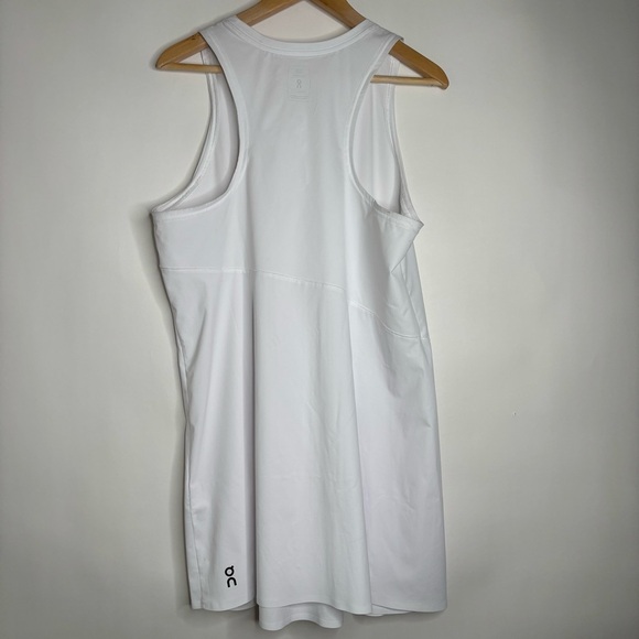 On Running Court Dress White size XL - Picture 9 of 9